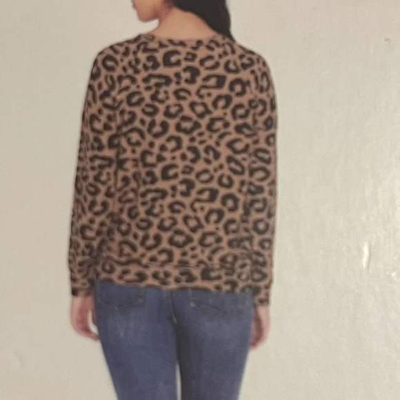 David Bitton Buffalo cheetah print cozy top - Picture 6 of 9